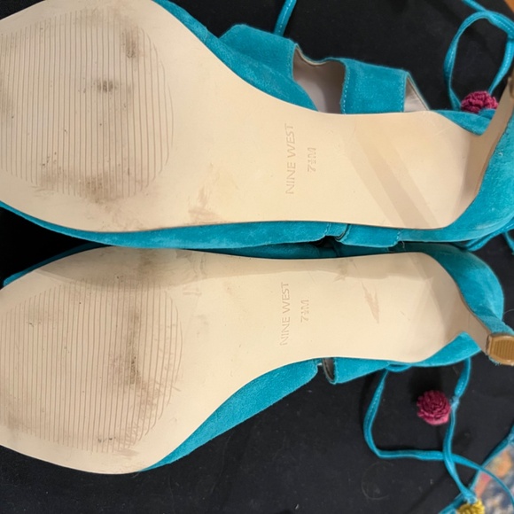 Shoes - Picture 4 of 4